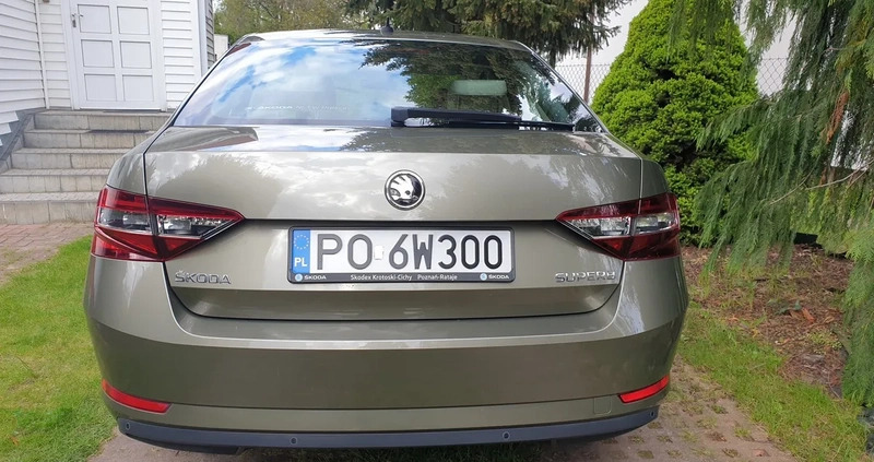 Skoda Superb cena 74900 przebieg: 150871, rok produkcji 2017 z Poznań małe 277